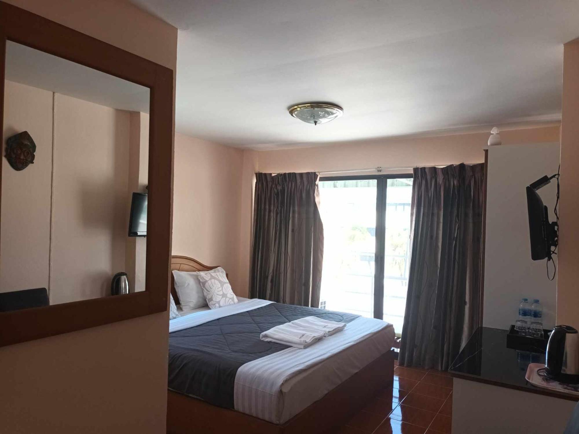Patong Rose Guest House 50M To Beach מראה חיצוני תמונה